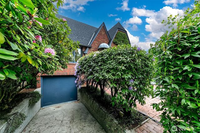1408 N 48th Street, Seattle, WA 98103