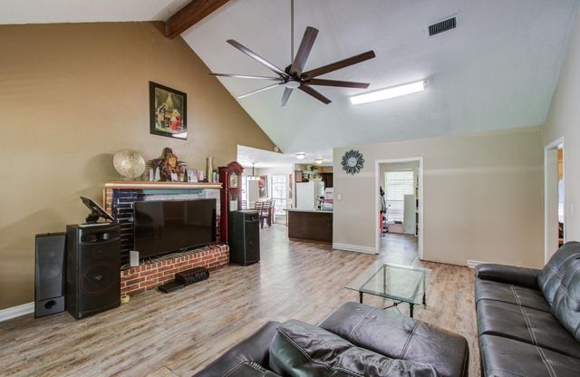 2915 Quailwood Street, Houston, TX 77014