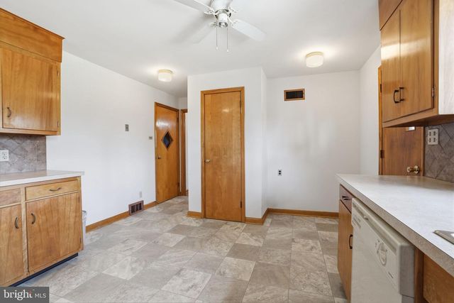 10 HOME RD, Hatboro, PA 19040