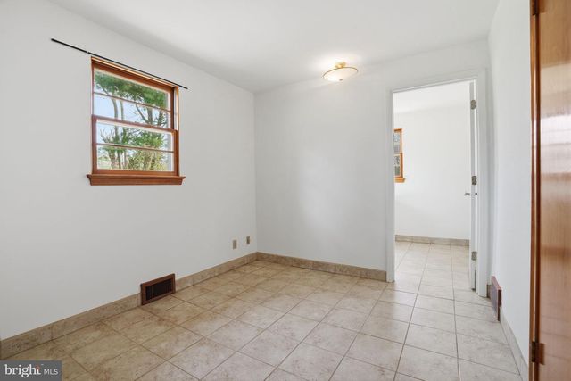 10 HOME RD, Hatboro, PA 19040