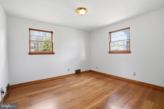 10 HOME RD, Hatboro, PA 19040