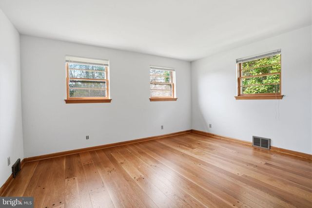 10 HOME RD, Hatboro, PA 19040