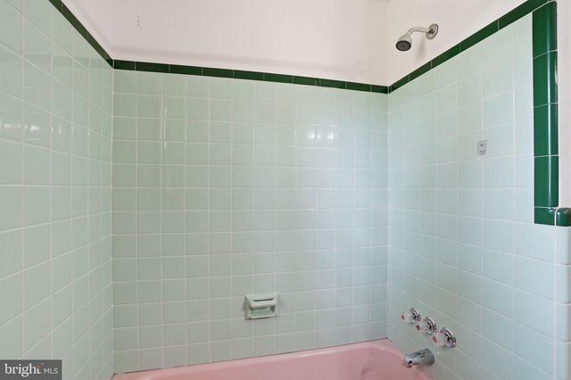 10 HOME RD, Hatboro, PA 19040