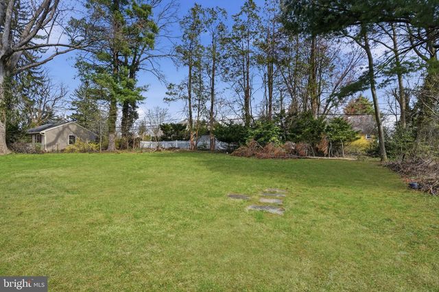 10 HOME RD, Hatboro, PA 19040