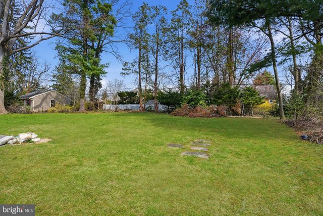 10 HOME RD, Hatboro, PA 19040