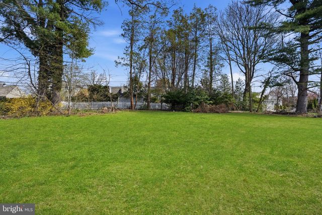 10 HOME RD, Hatboro, PA 19040