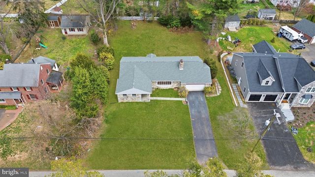 10 HOME RD, Hatboro, PA 19040