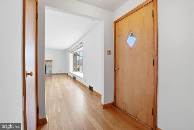 10 HOME RD, Hatboro, PA 19040