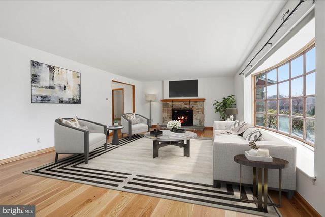 10 HOME RD, Hatboro, PA 19040