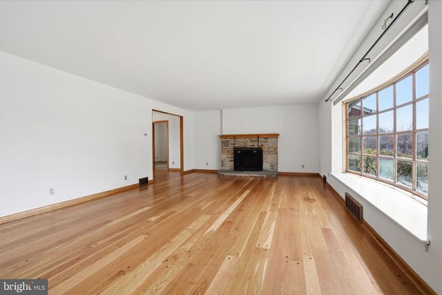 10 HOME RD, Hatboro, PA 19040