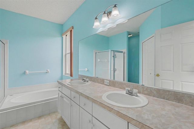517 GREG STREET, Valrico, FL 33594