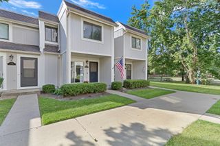 633 Dove Court, Grayslake, IL 60030