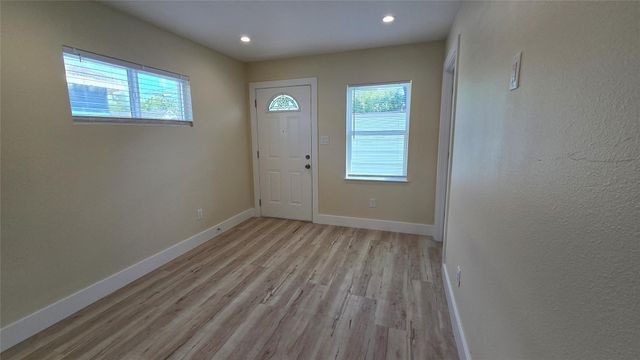 3733 Seabrook Street, Houston, TX 77021