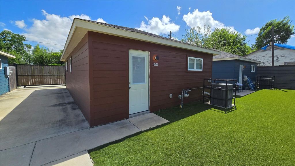 3733 Seabrook Street, Houston, TX 77021