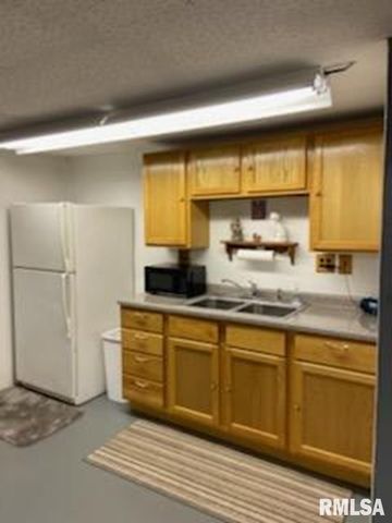 1505 SHERIDAN Road, Pekin, IL 61554