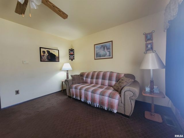 1505 SHERIDAN Road, Pekin, IL 61554