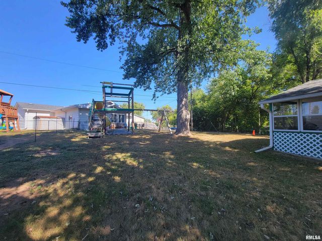 1505 SHERIDAN Road, Pekin, IL 61554