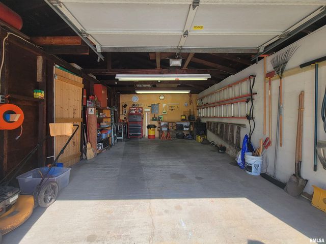 1505 SHERIDAN Road, Pekin, IL 61554