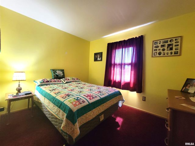 1505 SHERIDAN Road, Pekin, IL 61554