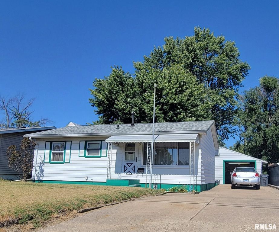 1505 SHERIDAN Road, Pekin, IL 61554