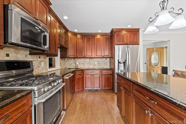 4 Superior Street, Miller Place, NY 11764