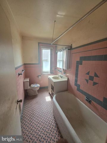 7126 N BROAD ST, Philadelphia, PA 19126