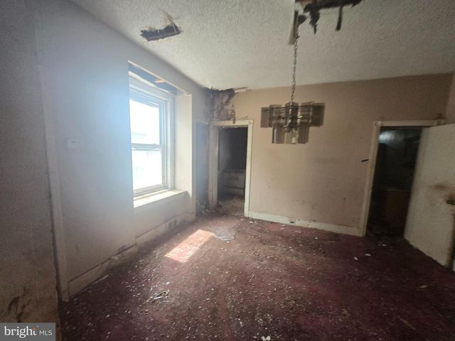 7126 N BROAD ST, Philadelphia, PA 19126