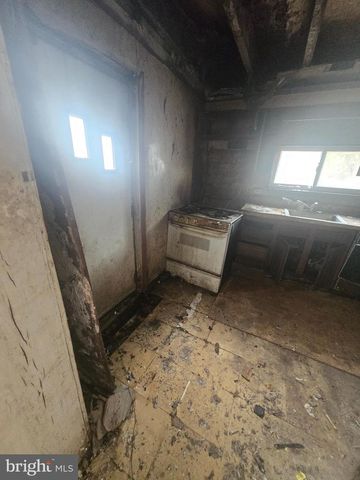 7126 N BROAD ST, Philadelphia, PA 19126