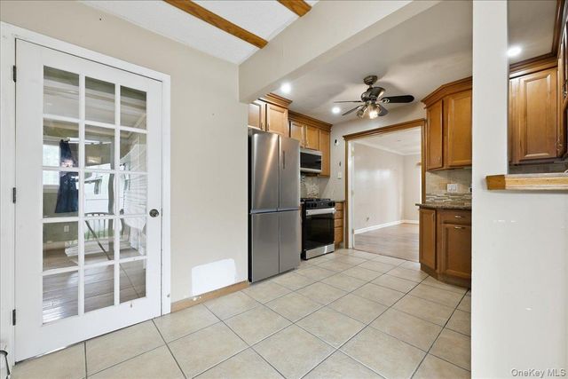 439 39th Street, Lindenhurst, NY 11757