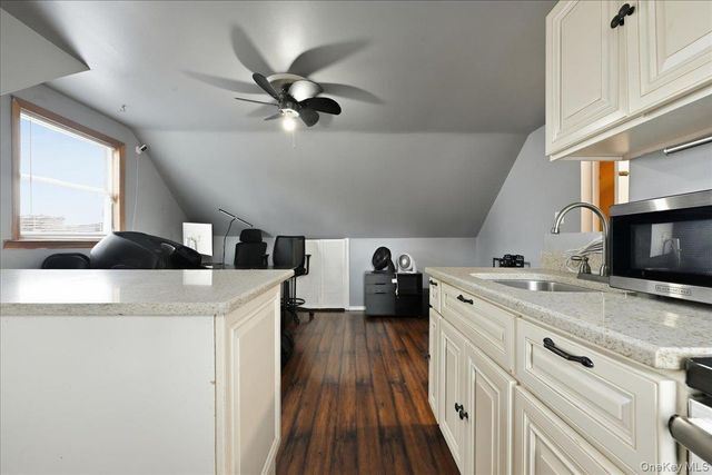 439 39th Street, Lindenhurst, NY 11757