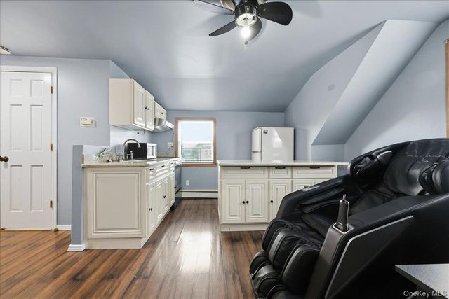 439 39th Street, Lindenhurst, NY 11757
