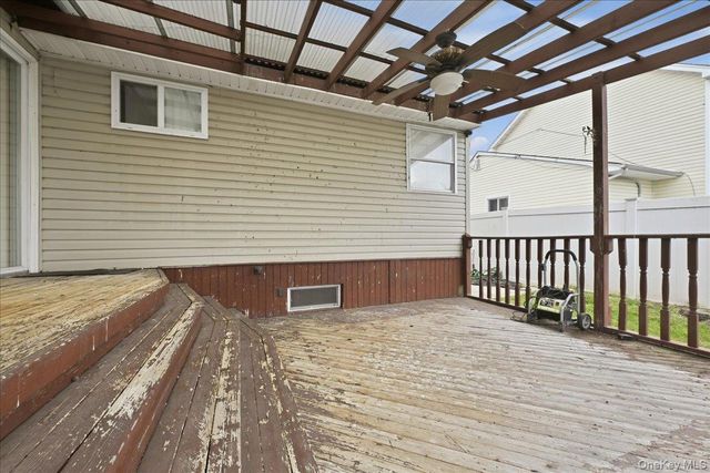 439 39th Street, Lindenhurst, NY 11757