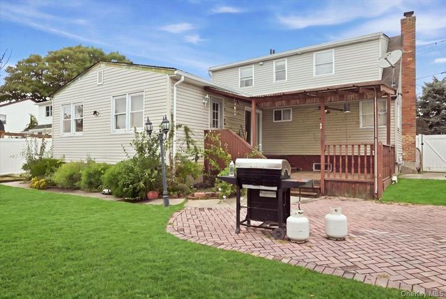 439 39th Street, Lindenhurst, NY 11757