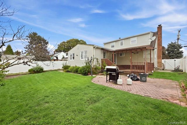 439 39th Street, Lindenhurst, NY 11757