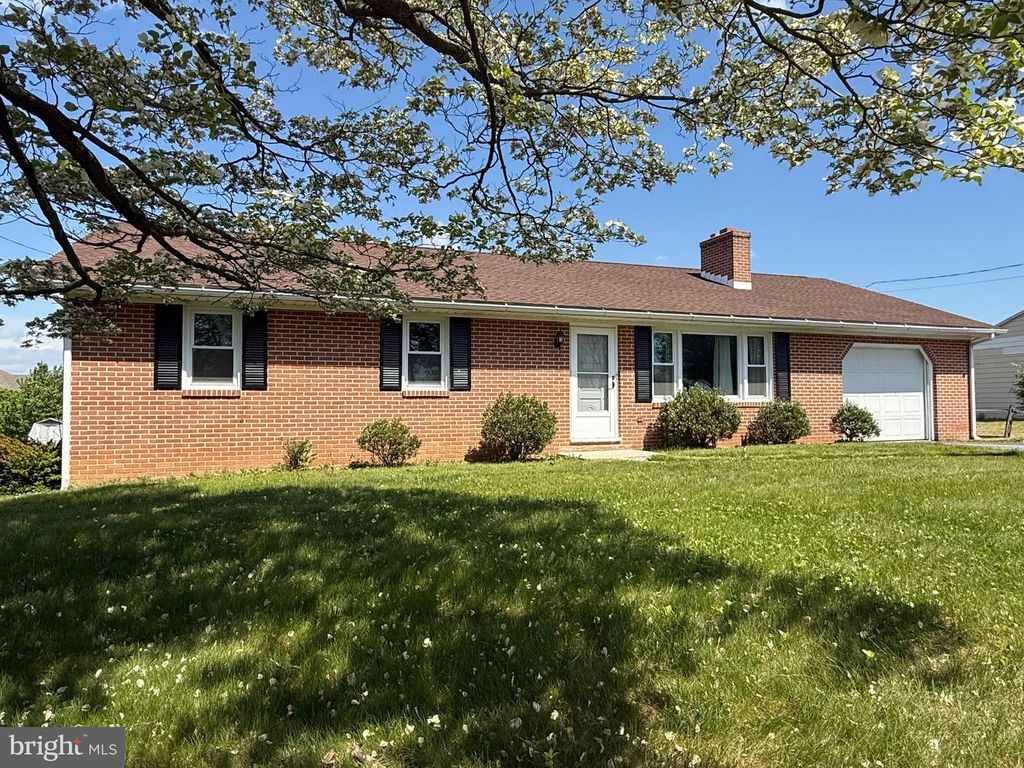 1423 BRECHBILL RD, Chambersburg, PA 17202