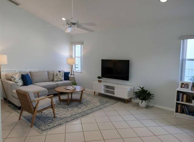 824 Stanton Dr, Weston, FL 33326