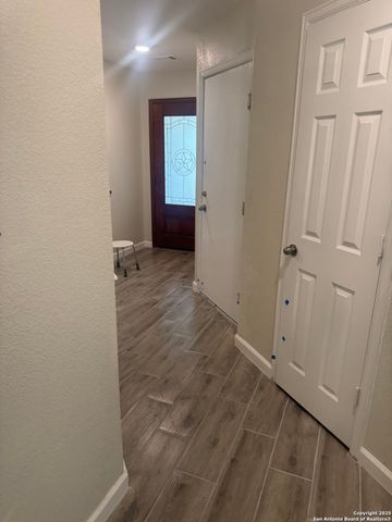 15727 cotton tail, San Antonio, TX 78255