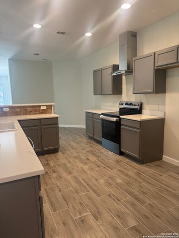 15727 cotton tail, San Antonio, TX 78255