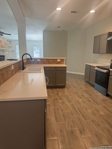 15727 cotton tail, San Antonio, TX 78255