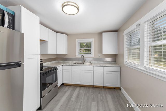 1408 E Pine Hill Avenue, White Cloud, MI 49349