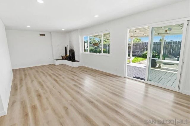 10425 Nate Way, Santee, CA 92071