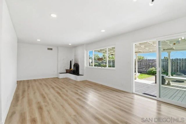 10425 Nate Way, Santee, CA 92071