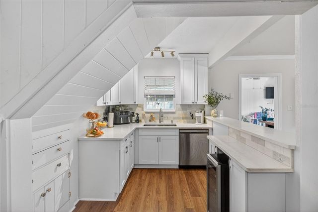 322 47TH STREET N, St Petersburg, FL 33713