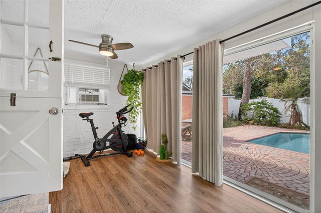 322 47TH STREET N, St Petersburg, FL 33713