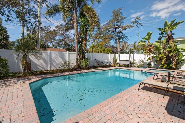 322 47TH STREET N, St Petersburg, FL 33713