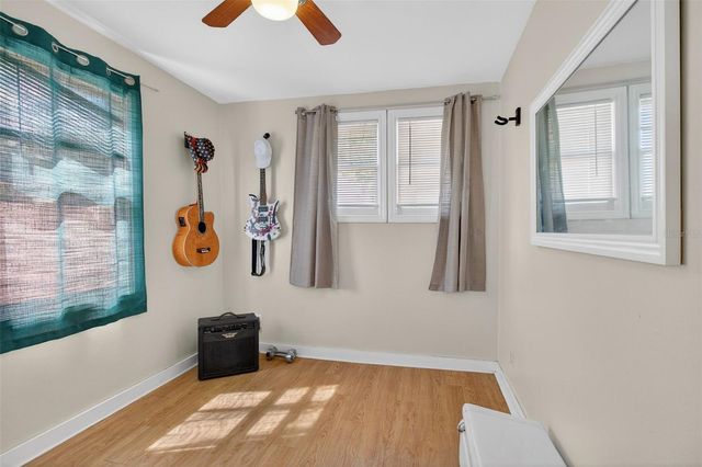 322 47TH STREET N, St Petersburg, FL 33713