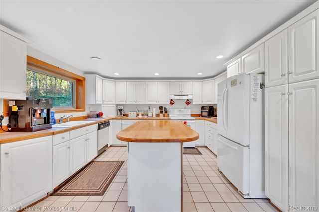 4445 McDowell Road, Lapeer, MI 48446