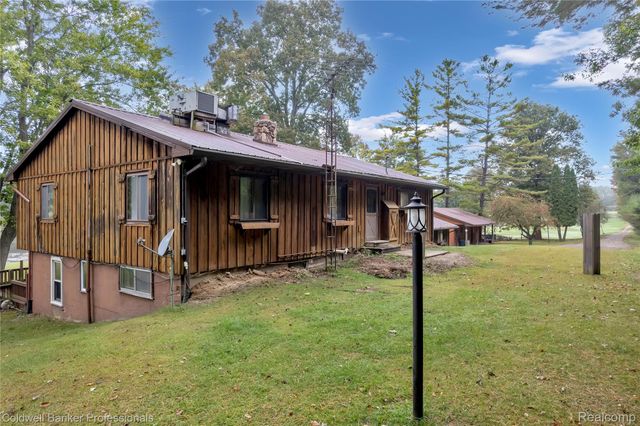 4445 McDowell Road, Lapeer, MI 48446