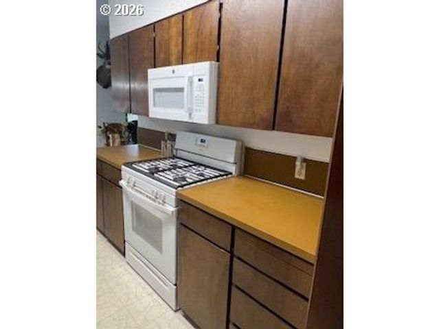 33821 Se OAK St, Scappoose, OR 97056