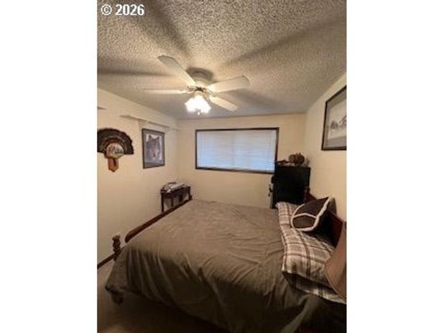 33821 Se OAK St, Scappoose, OR 97056